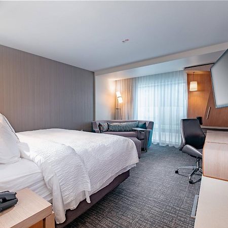 Готель Courtyard By Marriott Toledo West Екстер'єр фото