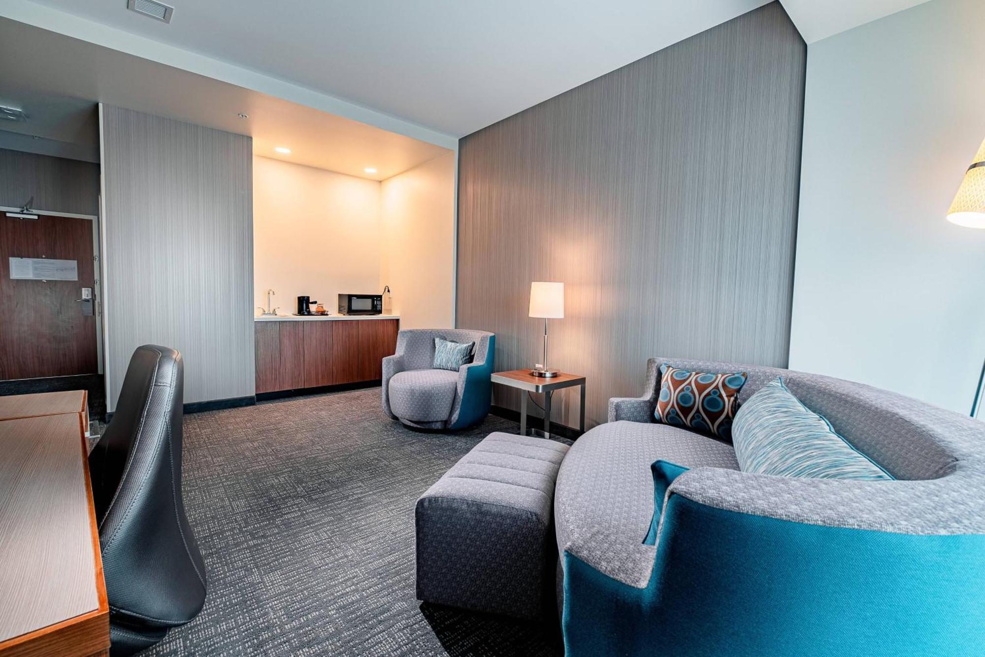 Готель Courtyard By Marriott Toledo West Екстер'єр фото