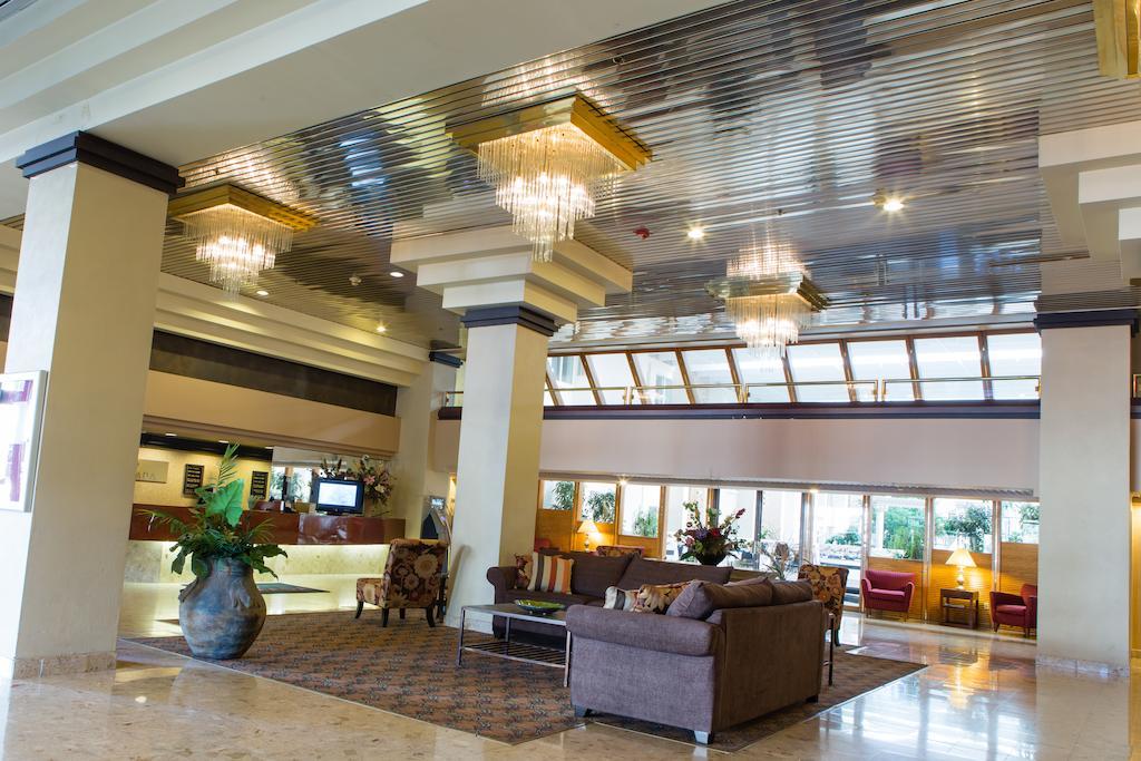 Готель Courtyard By Marriott Toledo West Екстер'єр фото